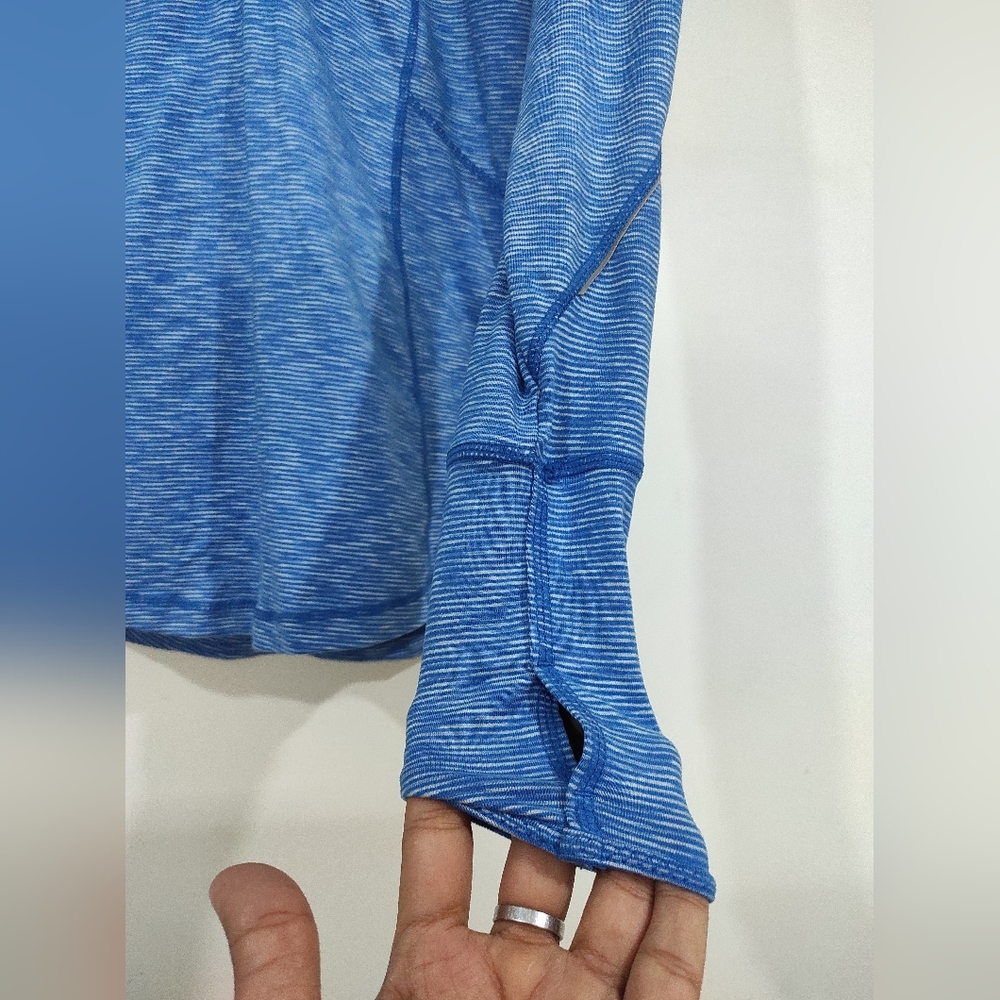 Gym wear Top with zipper & Thumbhole 💙 - Picture 8 of 15